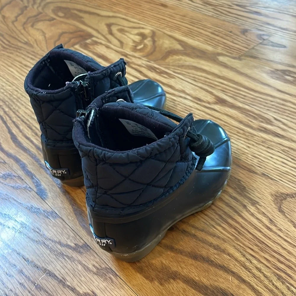 Girl’s Sperry Saltwater Nylon Quilt Duck Boots. Size 8M. Excellent Condition.